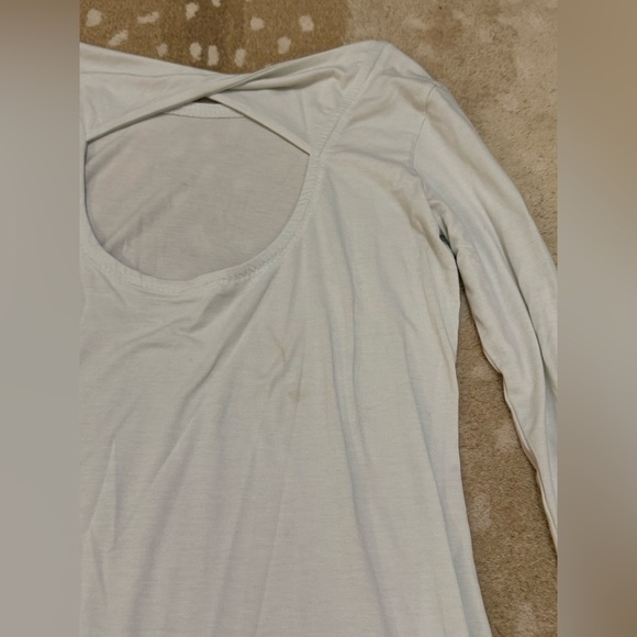 Athleta light blue long oval open back long sleeve women’s size medium - Picture 4 of 7